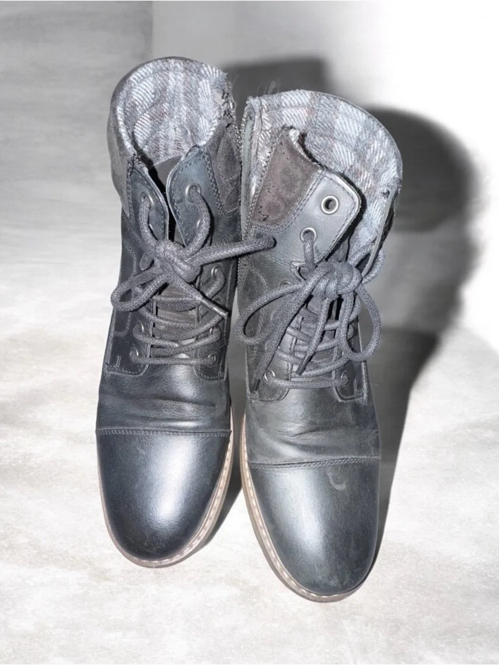 CROWN VINTAGE men's black boots, size 11M/44, made in India.